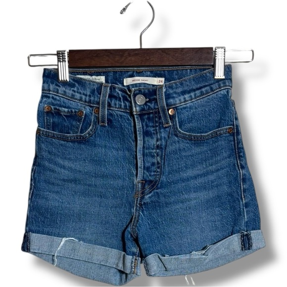 Levi’s Premium Stylish Medium Blue Denim “Wedgie Short” Button Down Front Shorts - Picture 4 of 15